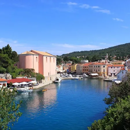 Διαμέρισμα With Parking Space Veli Losinj, Losinj - 19798